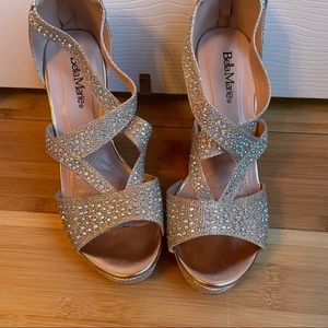 Bella Marie sparkle gold wedges new sz 8